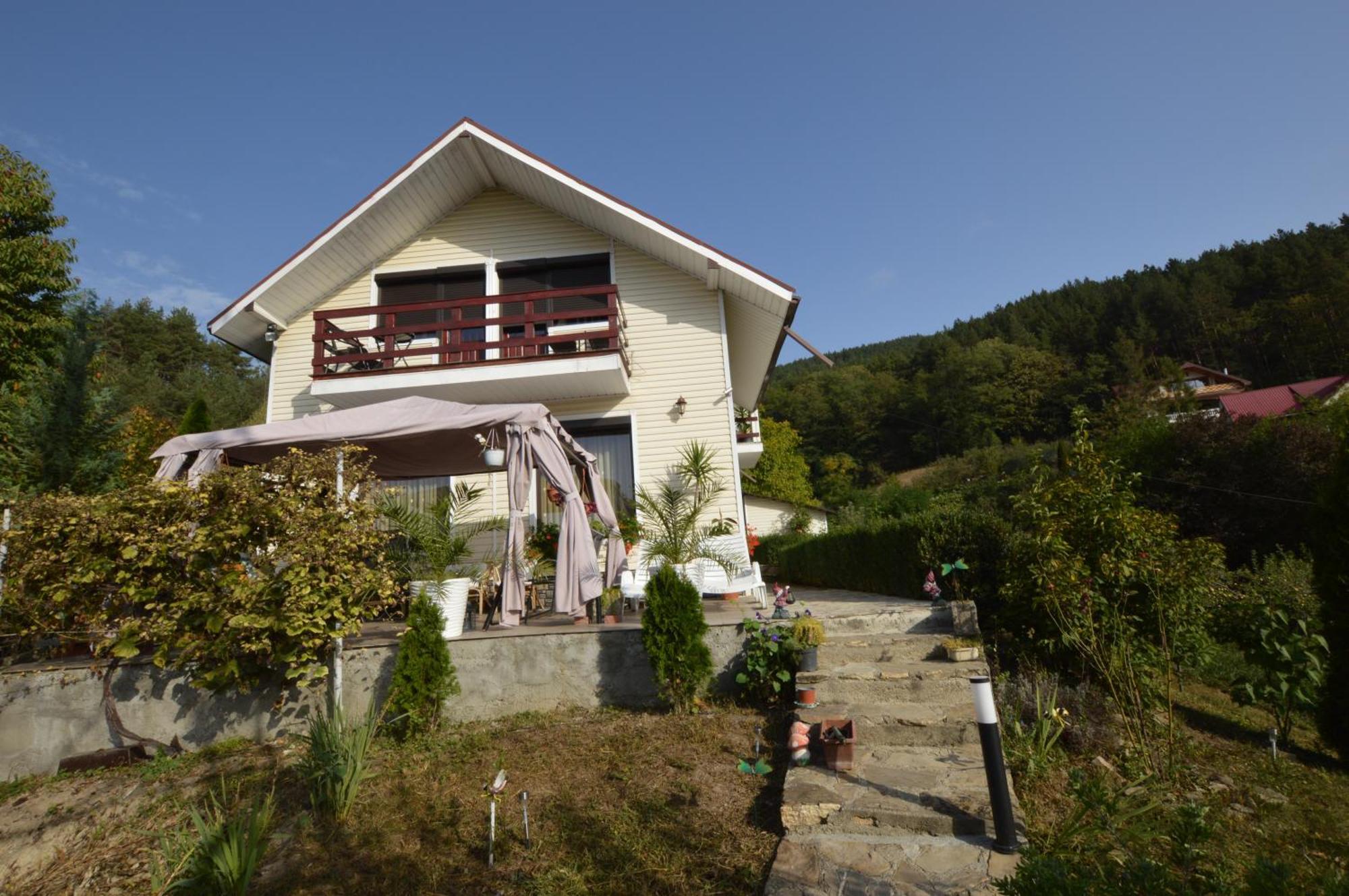 피아트라네암츠 Casa Irina 빌라 외부 사진